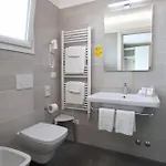 Paris 3* لينانو سابيادورو