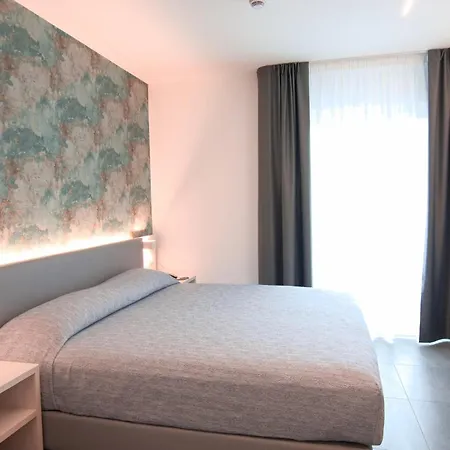 Paris Hotel 3*