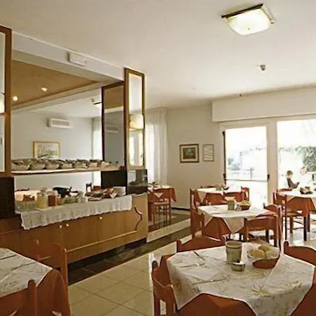 Paris Отель Линьяно-Саббьядоро