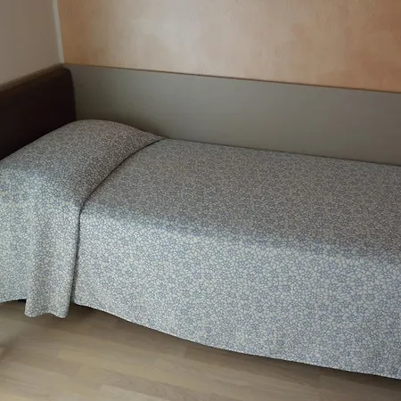 Отель Paris Линьяно-Саббьядоро