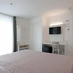 Paris 3*