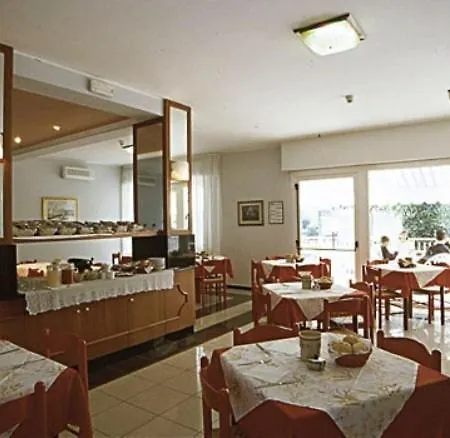 Paris Hotel 3*