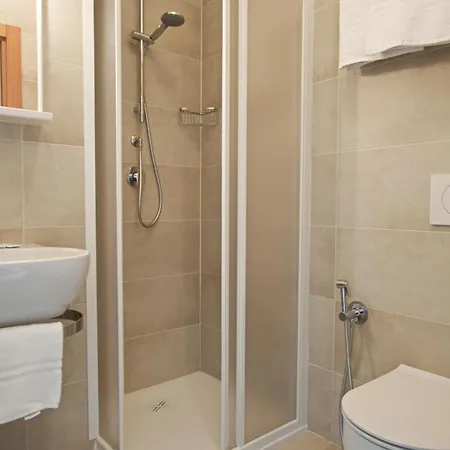 Paris 3*