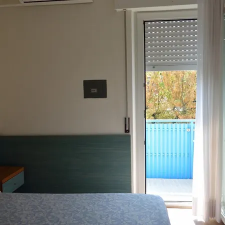 Paris 3*