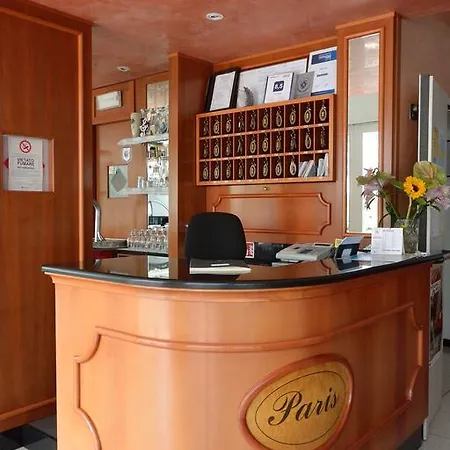 Paris Hotel