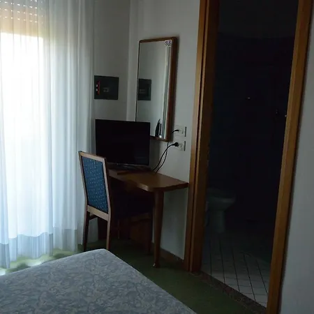 Paris Hotel 3*
