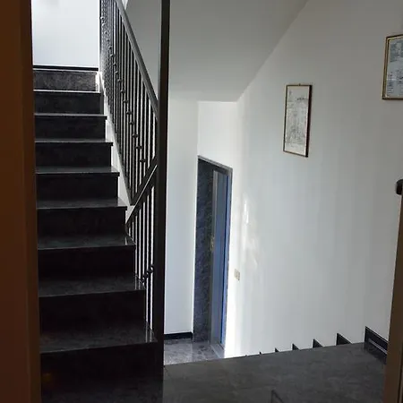 Paris 3*